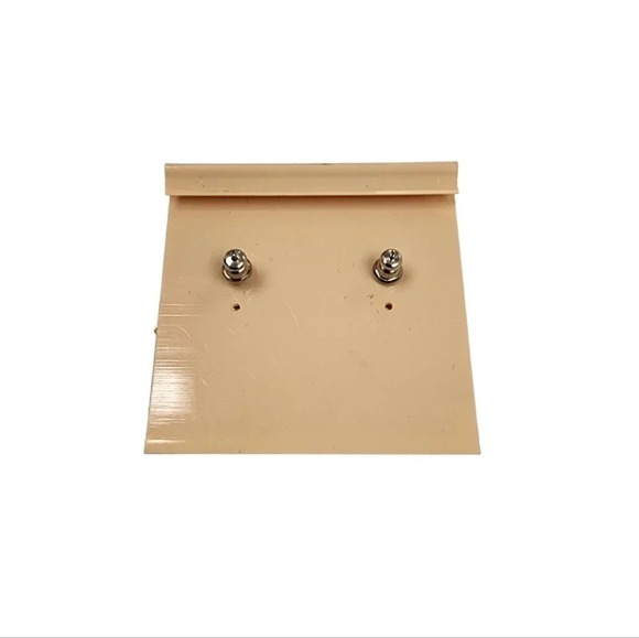 VINTAGE NAPIER RED CREAM ENAMEL SQUARE STUD EARRINGS - Picture 2 of 2